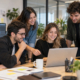 Equipo profesional colaborando en proyectos digitales en PáginasWebCL Chile